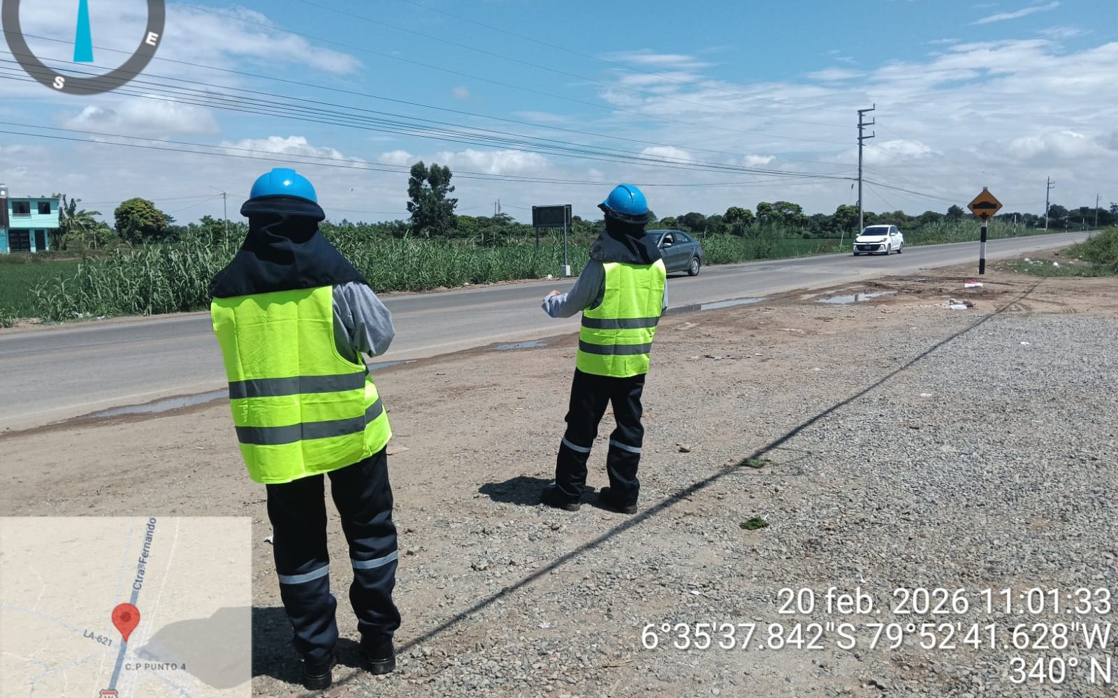 Equipo de Cuba y Camargo realizando aforos vehiculares en carretera